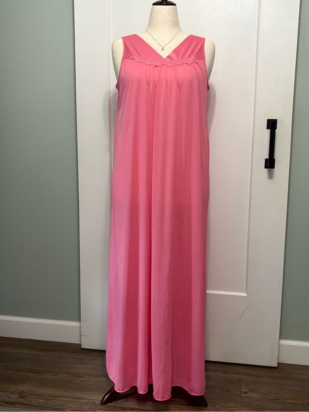 Vintage Vanity Fair Pink Coquette Lace Nylon Maxi Nightgown Dress M